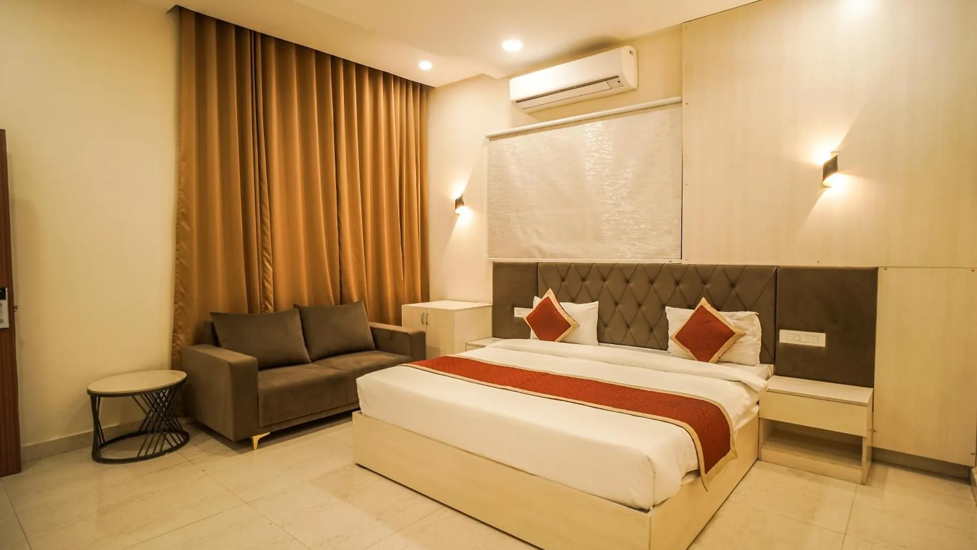 ****  Hotel Grand Villa Near New Delhi Airport India