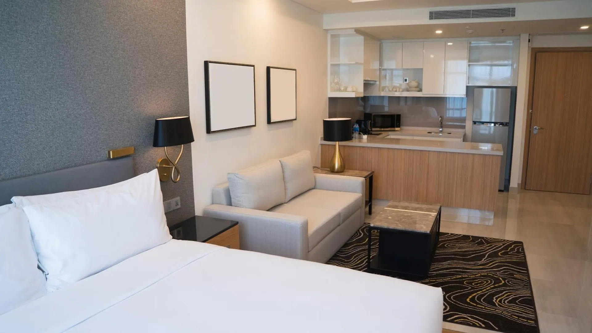 Hotel Grand Villa Near New Delhi Airport